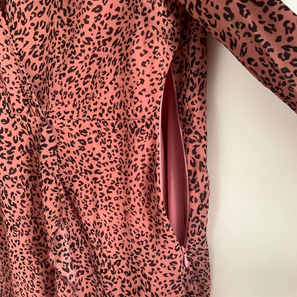Pink Print Super Flattering Wrap Dress NWT NEVER BEEN WORN Plus Size Women’s - Picture 4 of 4